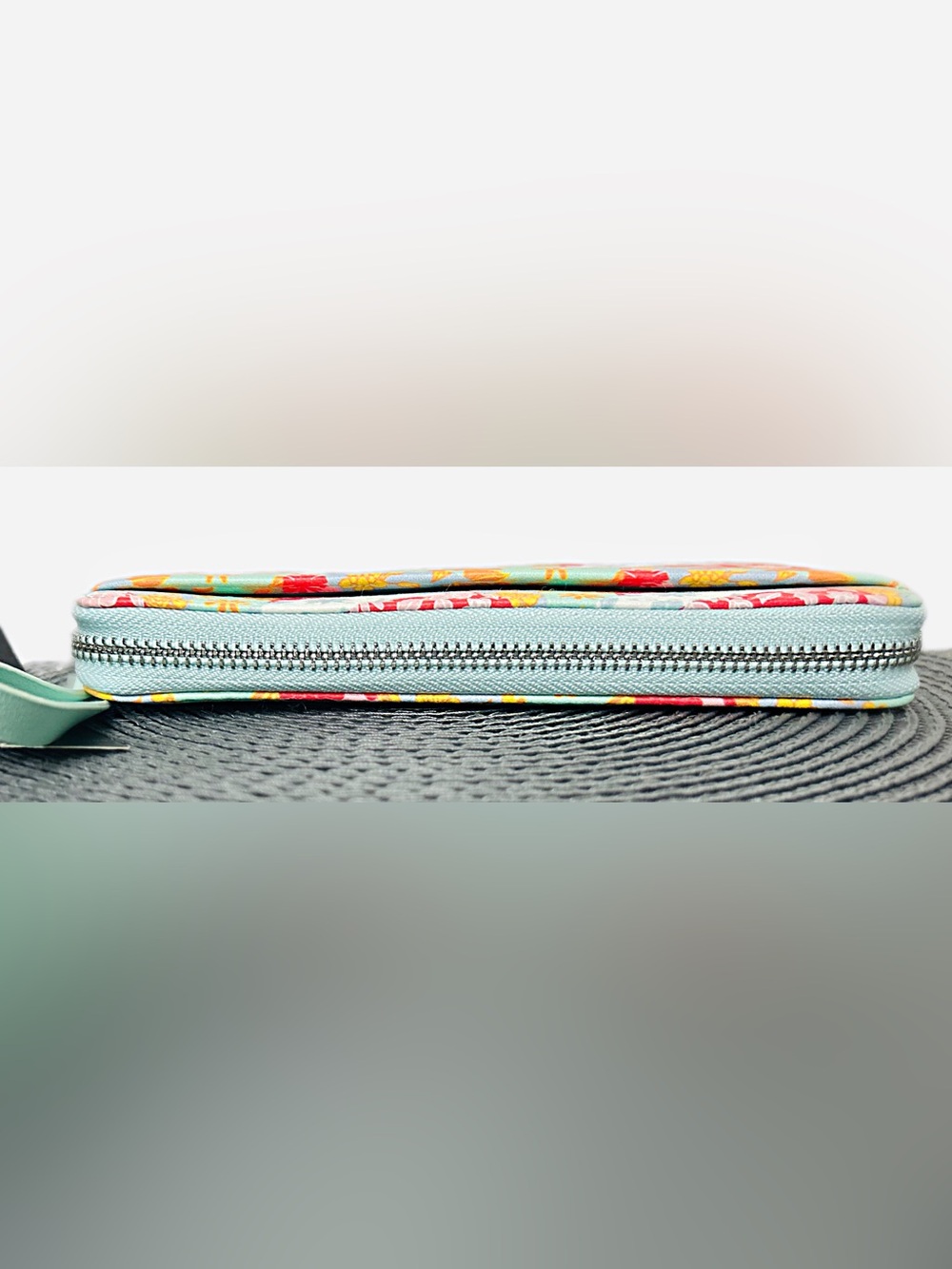 Flower Power Patchwork Zip Around Wristlet 🌸 - Picture 3 of 13